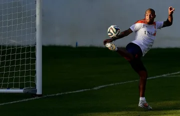 ФИФА изхвърли на улицата Холандия