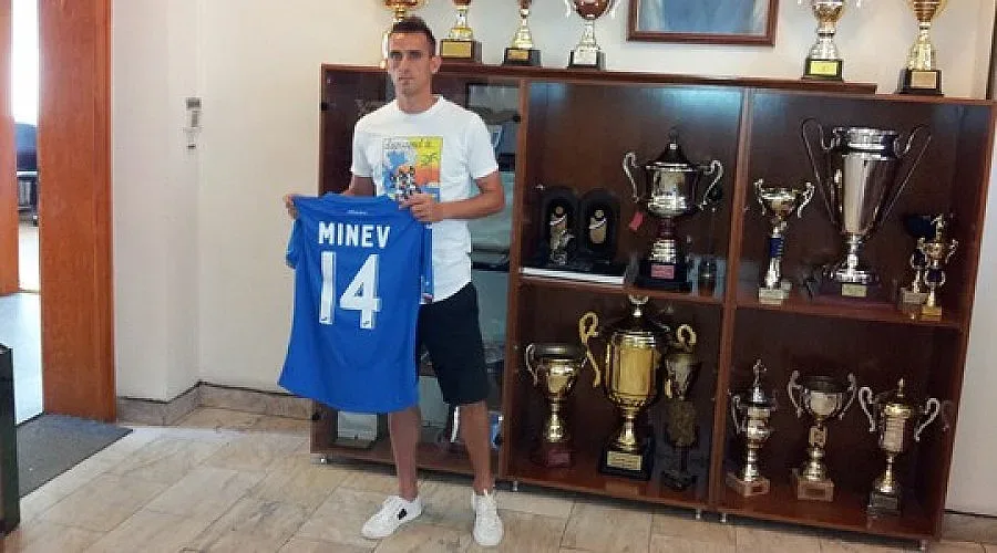 "Левски" започна лова на "канарчета"