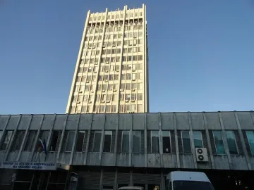 Кметът на Видин продава джипа си за 100 000 лв.