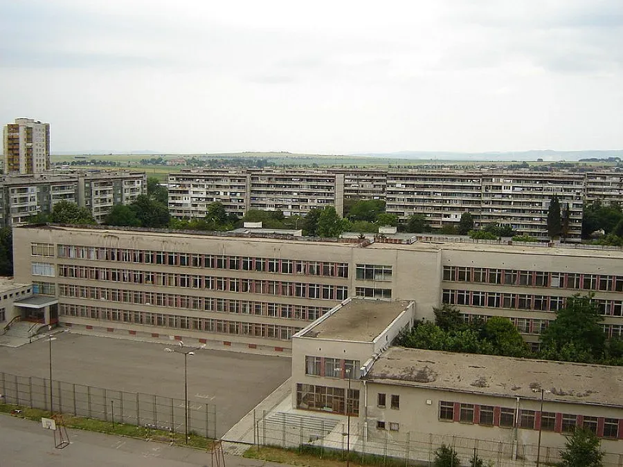 Пиян литовец падна от 3-ия етаж и оцеля