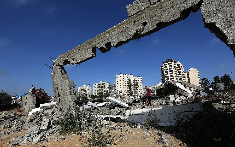 Израел продължава с бомбардировките на Газа