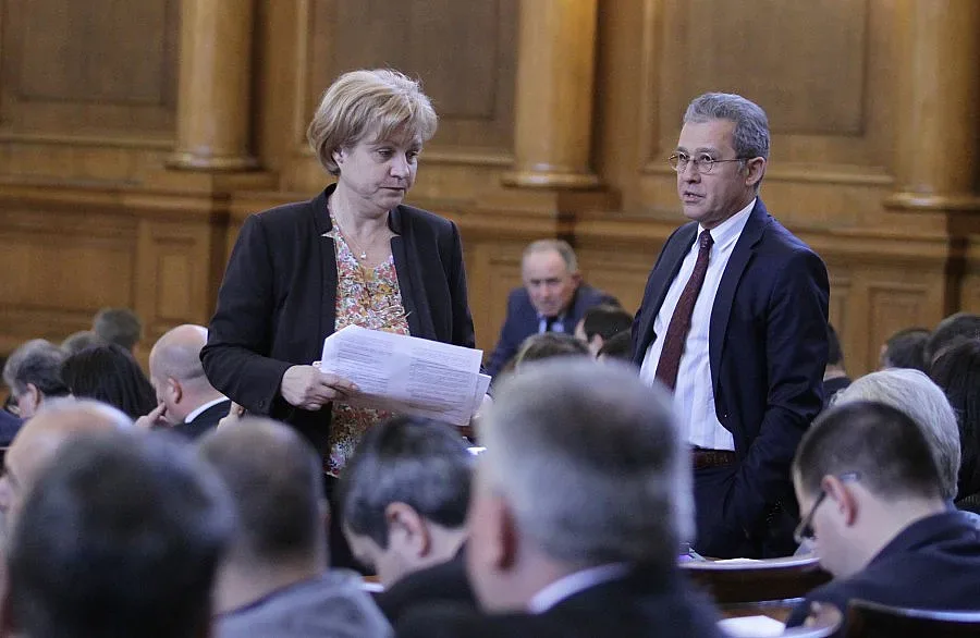 ГЕРБ с 20 закона табу за депутатите