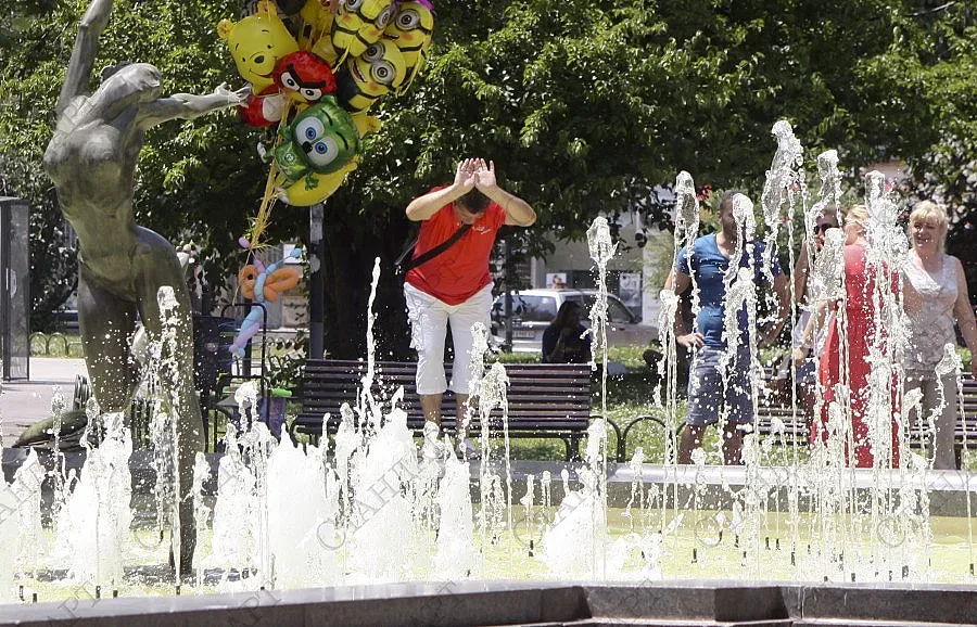 Очаква ни слънчев и топъл понеделник
