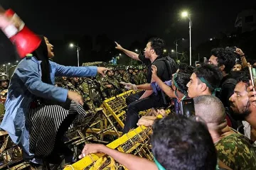 Студенти от Бангладеш на бунт. Ето защо