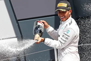 Хамилтън триумфира на Гран При
