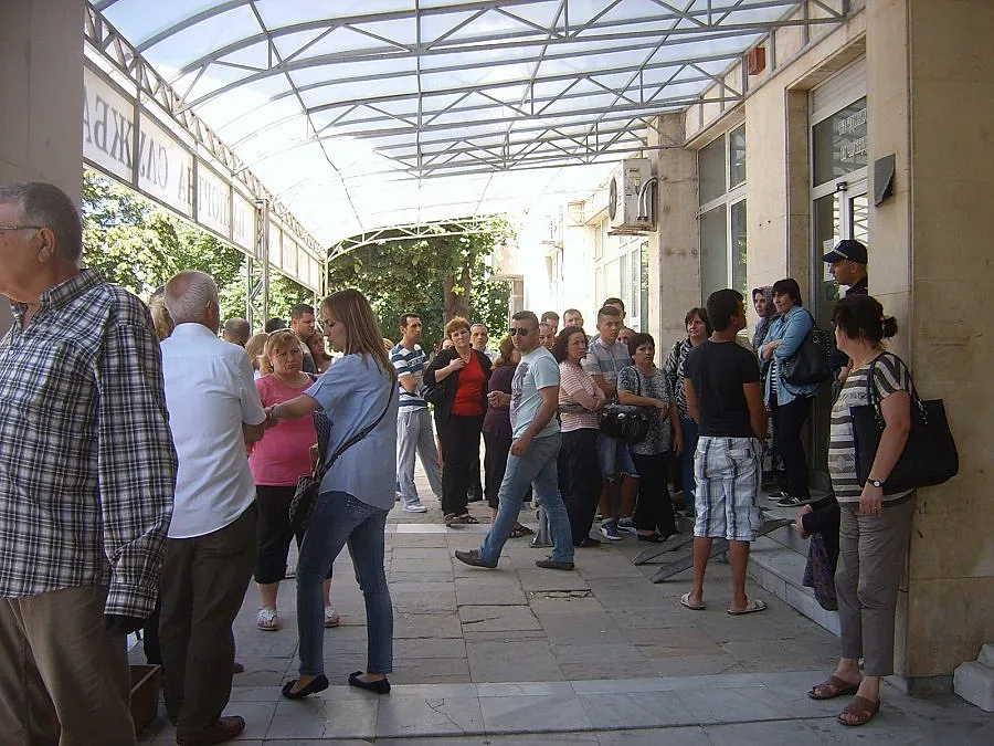 Горещо лято за служителите на паспортна служба в Кърджали