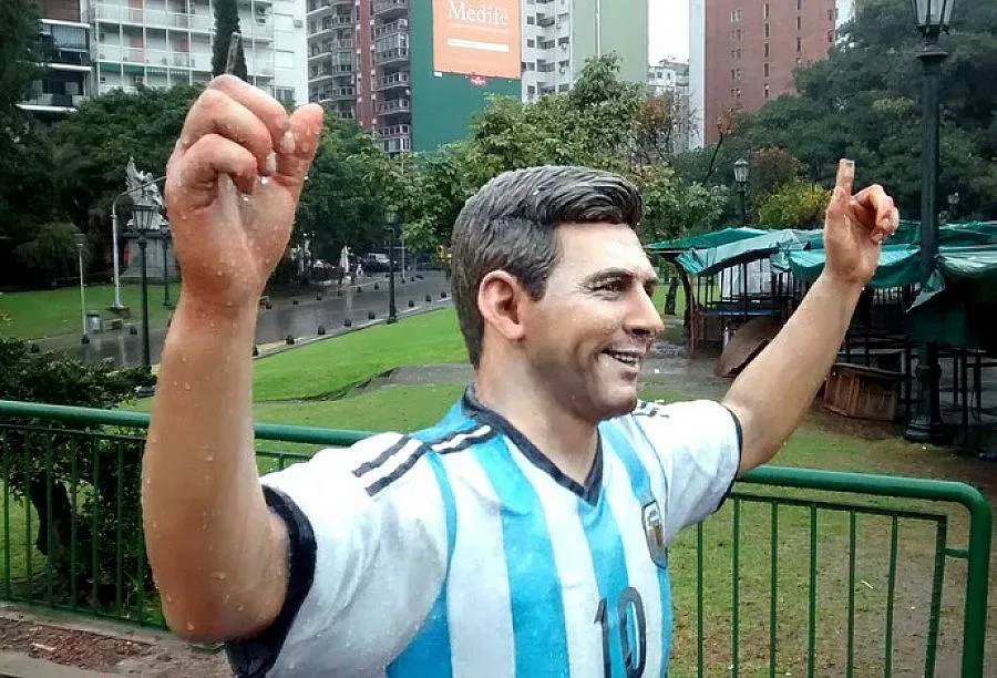 Война заради статуя на Меси