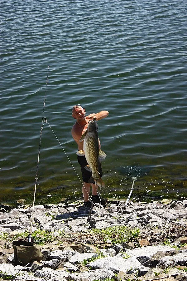 Заралия улови трофеен амур