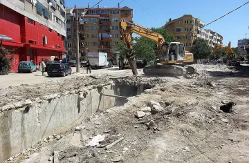 Обезопасяват и чистят ударно деретата във Варна