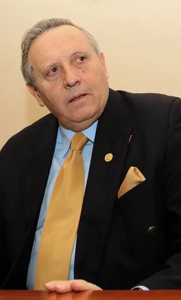 Канят за служебен премиер Захариева или Воденичаров