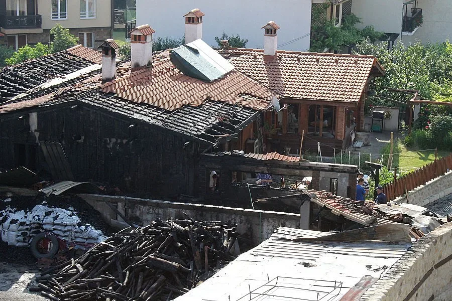 Описват щетите след големия пожар в Банско