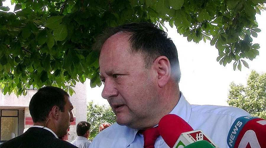 Миков зове с писмо за кворум