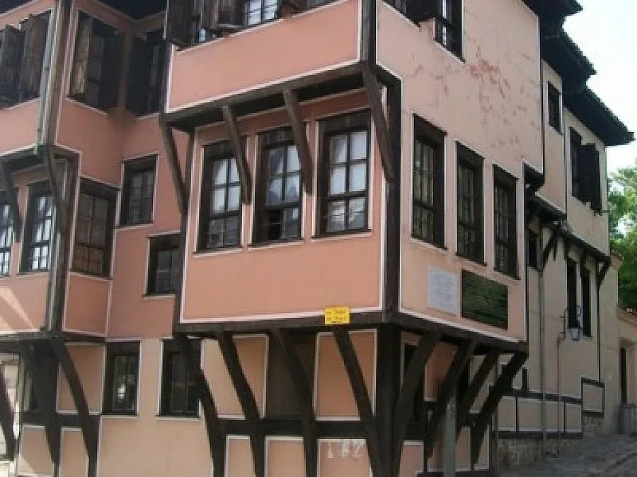 Никой не иска къща Ламартин