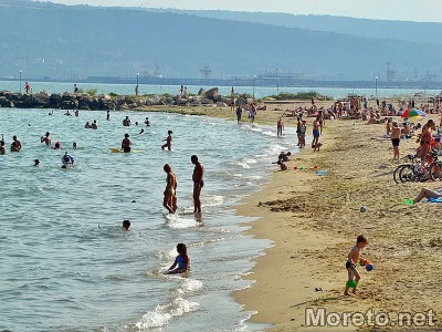 Забраниха Офицерския плаж във Варна заради риск от зараза