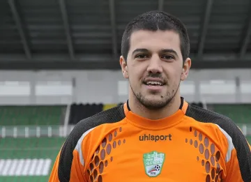 Караджов остава в "Берое" още 2 години