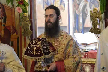 Дядо Николай с нов викарий