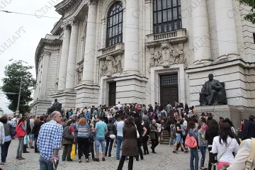 Одобриха промени в Закона за студентското кредитиране