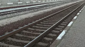 Влак премаза кола на прелез до Карлово