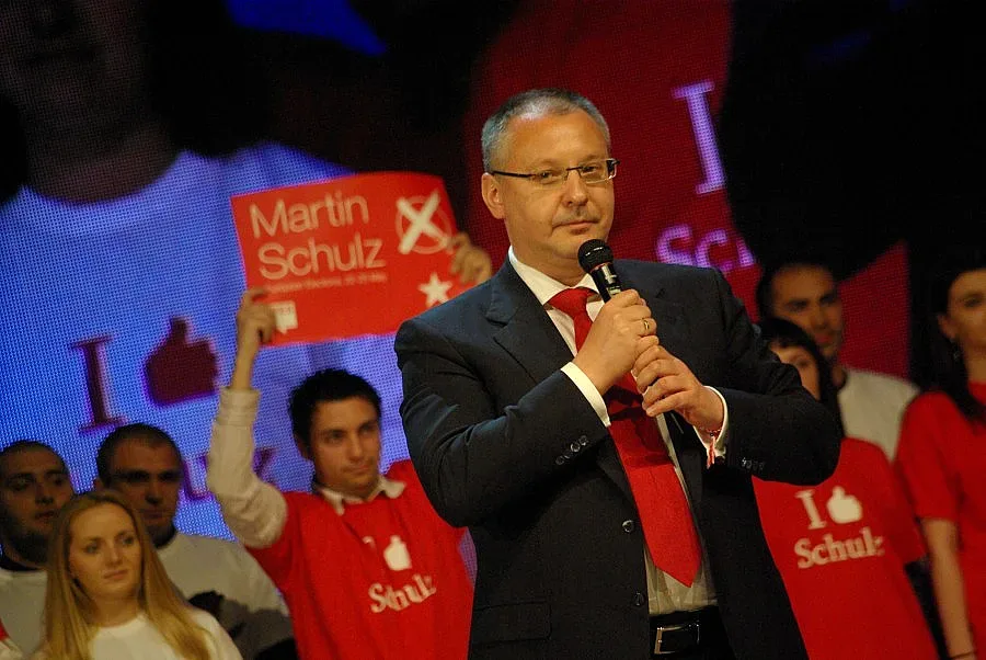 Станишев готов на референдум в БСП