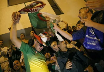 Светът се поклони пред Мболи (ОБЗОР)