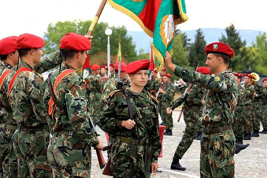 Учат курсанти как да действат при бедствия