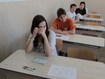 Гимназии в SMS война за ученици