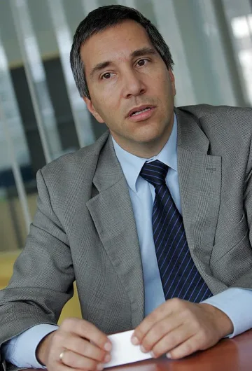 Стаменов: Помпат изкуствено цените на тока за бизнеса