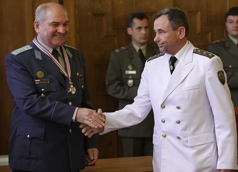 Вицеадмирал Румен Николов встъпи в длъжност