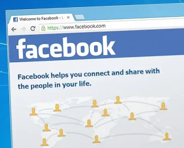Facebook манипулира емоциите на половин милион потребители