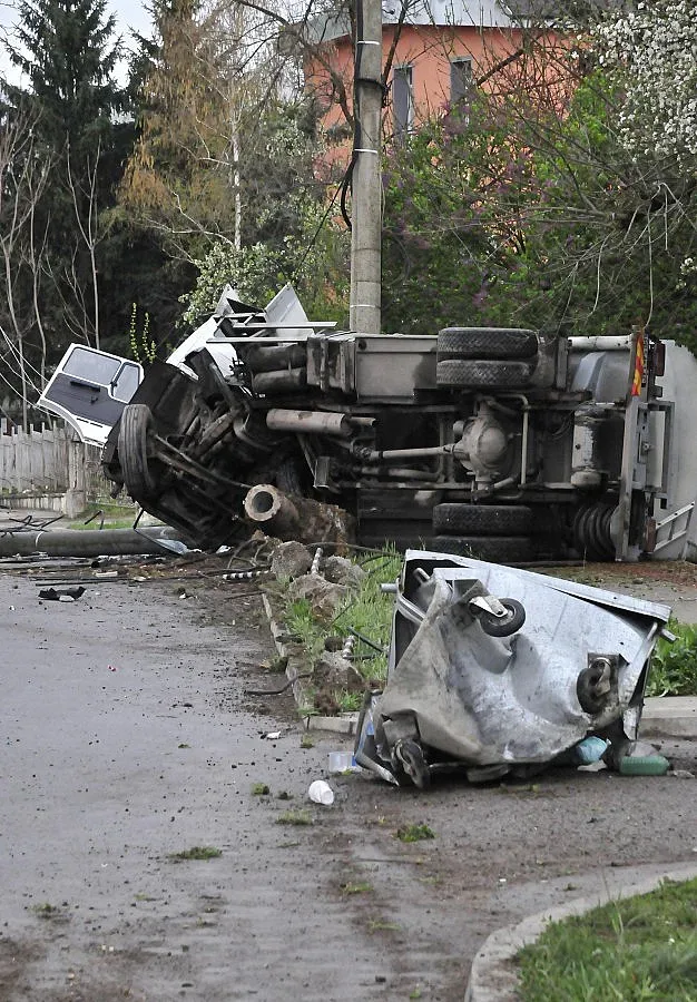 Шофьор загина, след като обърна камиона си в канавка
