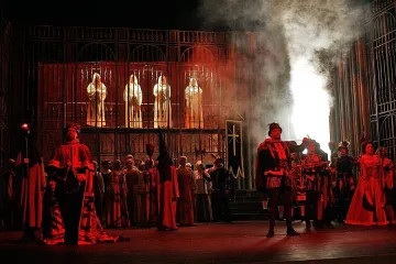 Кралският двор на Испания се мести на Античния театър 