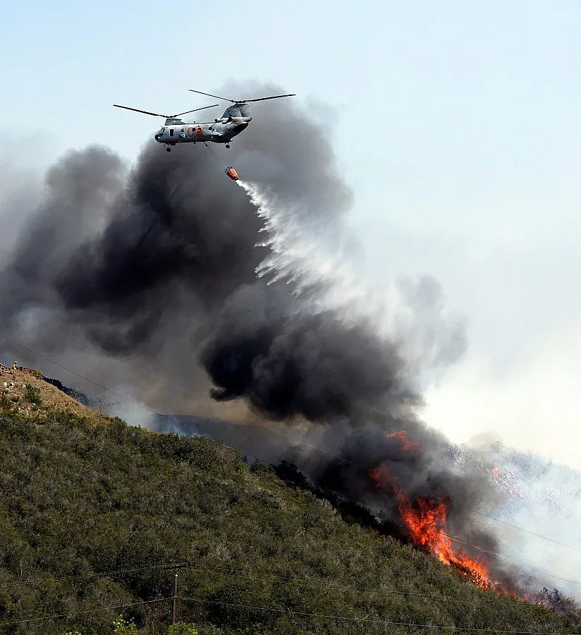 Пожар бушува в Анталия