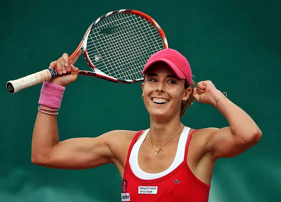 Корне изхвърли Серена, Шарапова продължава