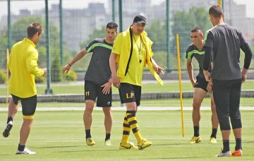 "Бултрасите" в паника, "Ботев" се разпродава