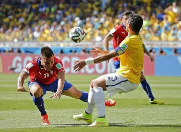 Бразилия с трудна победа над Чили в първия осминафинал