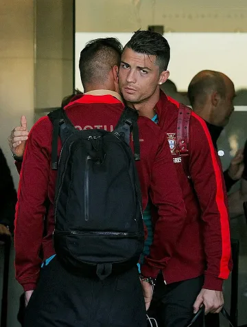 Хлапак нахлу в стаята на Роналдо