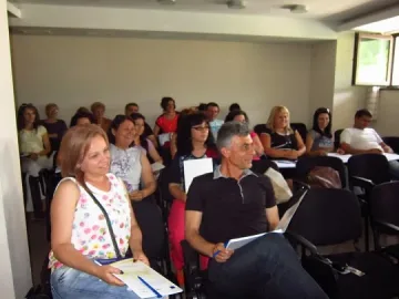 Чиновници с курс за толерантност