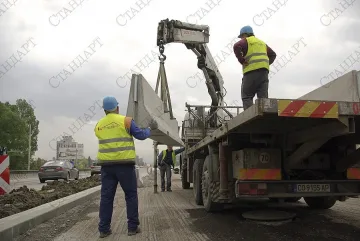 Пуснаха новото платно на 4-ти км, затвориха другото