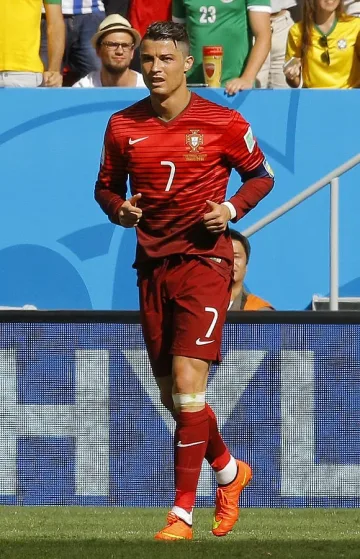 Роналдо си тръгна наперен