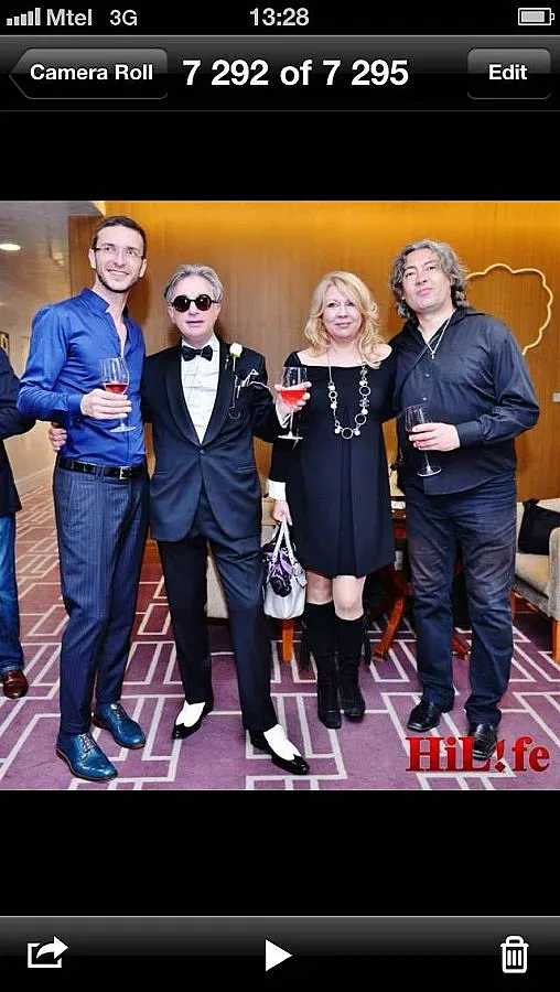 Денди гръмна шампанско за нова книга