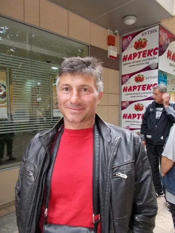 Опашки се извиха и пред офиса на ПИБ в Добрич