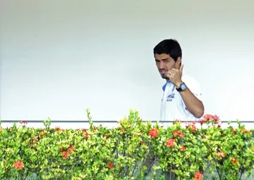 Луис Суарес губи спонсори 