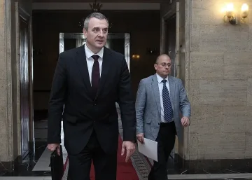 Йовчев: И аз съм клиент на ПИБ, няма да си тегля парите (ОБНОВЕНА)