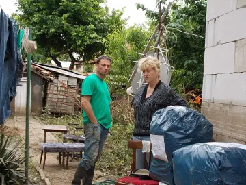 Тодорка и Иван спят у братовчедка