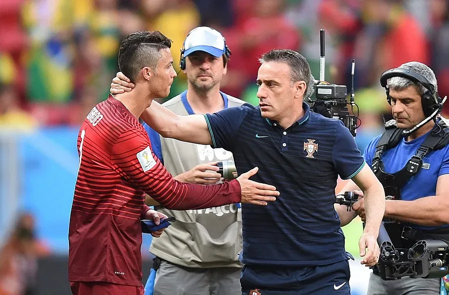 Пауло Бенто остава начело на Португалия