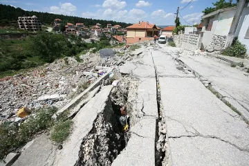 Бутат 80 къщи във Варна
