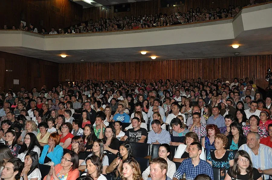 Театрални постановки пълнят Разлог с туристи