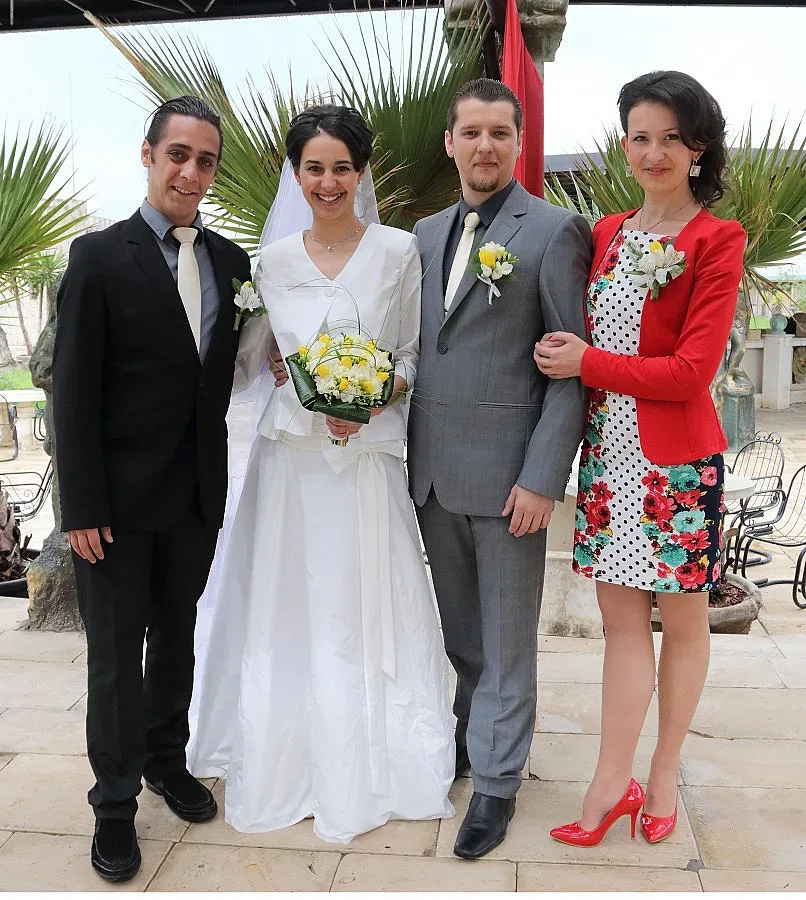 Юнак от Сатирата се ожени за колежка