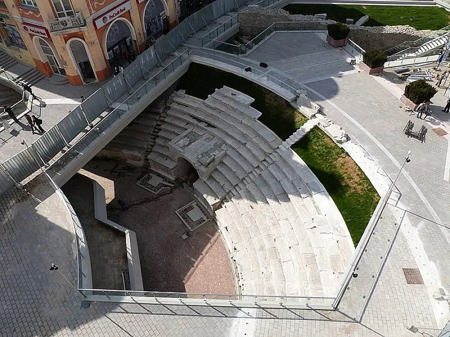 Пускат туристите без пари в Римския стадион