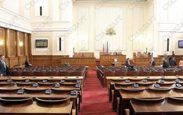 Парламентът не събра кворум, пак няма да заседава